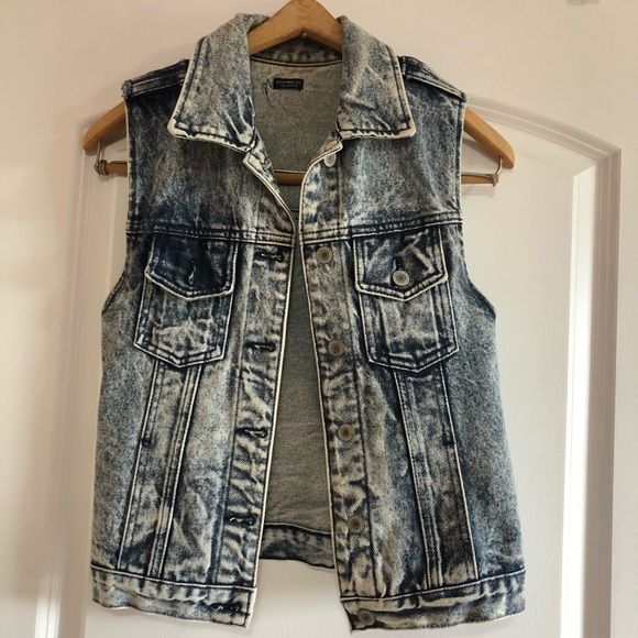 Brandy Melville Distressed Jean Vest - Picture 1 of 2